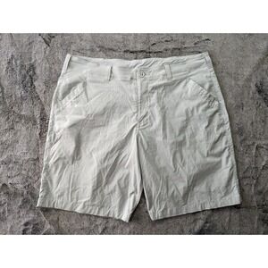 Under Armour Casual Shorts Men's Size 40 Light Gray